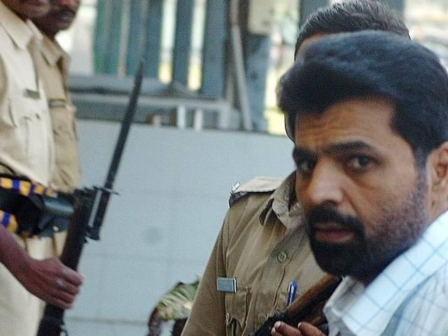 कल सुबह 7 बजे होगी याकूब मेमन को फांसी, SC का फांसी पर रोक से इनकार SC will not hear Yakub Memon curative petition