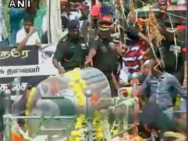'मिसाइल मैन' सैन्य सम्मान के साथ सुपुर्द-ए-खाक Rameswaram_Prime Minister_Narendra Modi_President_ India_Dr. A.P.J. Abdul Kalam