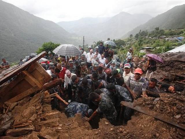 नेपाल: लैंडस्लाइड में 33 लोग जिंदा दफ्न, 20 से अधिक लापता Landslides kill 33 people in Nepal