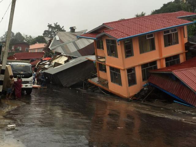 म्यांमार: भीषण बाढ़ से 27 लोगों की मौत, एक लाख से अधिक लोग प्रभावित myanmar flood 2015