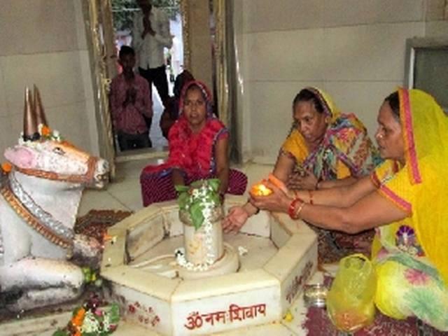 सावन का पहला सोमवार आज, शिवालयों में उमड़ी श्रद्धालुओं की भीड़ first monday of savan
