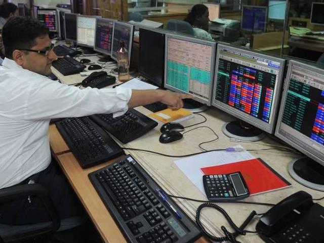 रुपये में 30 पैसे की तेजी, दो सप्ताह के उच्च स्तर 63.74 रुपये प्रति डॉलर पर बंद sensex