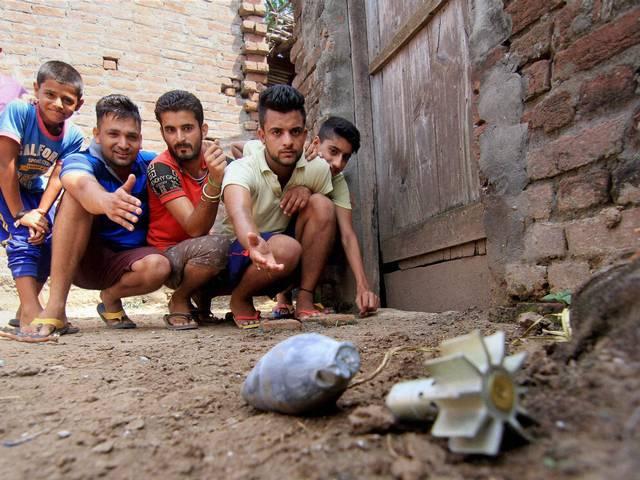 4 दिनों में 11वीं बार पाकिस्तान ने किया सीजफायर का उल्लंघन 2015_Ceasefire_violation_Pakistan_jammu