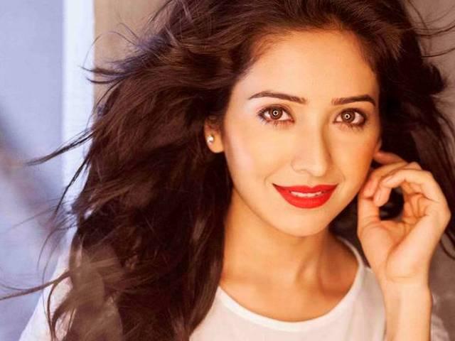 सेट पर बेहोश हुईं टीवी स्टार आशा नेगी asha_negi_fainted