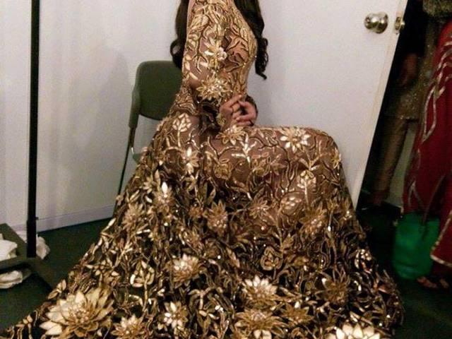 सोनम कपूर ने 2015 के इंडिया ब्राइडल फैशन वीक का उद्घाटन किया Sonam Kapoor opens India Bridal Fashion Week 2015
