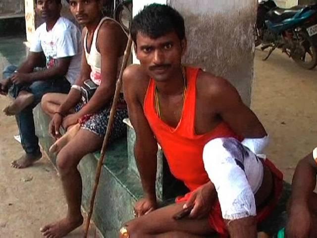 झारखंड: लाठीचार्ज के बाद देवघर में भगदड़, 11 कांवड़ियों की मौत, 30 जख्मी Deoghar_