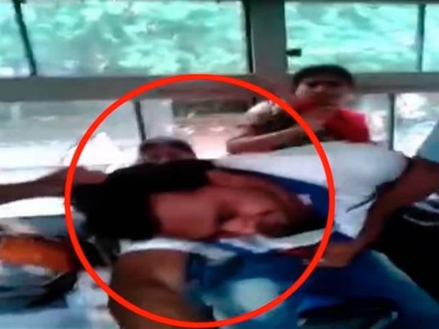 छेड़खानी करने वालों महिला की दिलेरी ध्यान से पढ़ लो teasing in delhi
