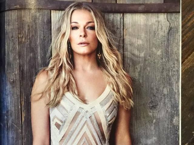 आकषर्क बने रहने के लिए रोजाना 40 गोलियां खाती हैं लियन रिम्स LeAnn Rimes takes 40 pills a day to stay gorgeous
