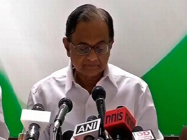सुषमा स्वराज माफी मांगें: चिदंबरम Chidambaram hits back at Swaraj