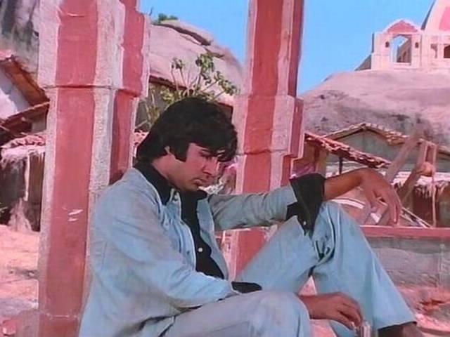 ‘शोले’ का रीमेक बनाना शायद गलती थी : अमिताभ बच्चन amitab on aag film