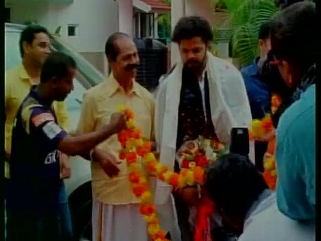 उन्हें आगे बढ़ने दो मेरा भगवान मेरे साथ है: श्रीसंत S Sreesanth_Team India_IPL_Spot Fixing_