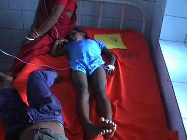 बिहार: झंडा फहराने के बाद मिठाई खाने से 200 बच्चे बीमार, 25 की हालत गंभीर Bihar_Sweet Adulteration_