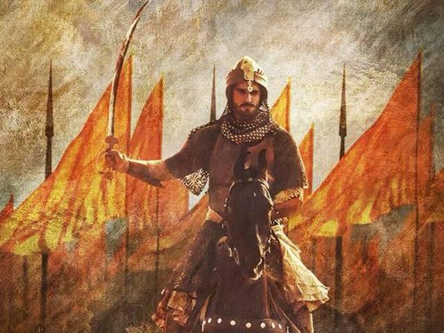 बाजीराव पेशवा का किरदार निभाना 'सम्मानजनक' : रणवीर Ranveer Singh ‘honoured’ to do ‘Bajirao Mastani’