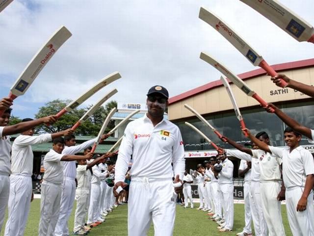 लिजेंड संगाकारा को 'गार्ड ऑफ ऑनर' और BCCI से सम्मान BCCI felicitates ‘retiring’ Sangakkara at Colombo