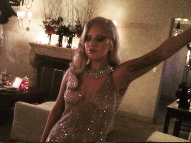 लेडी गागा ने होस्ट की ‘पूल पार्टी’ Lady gaga