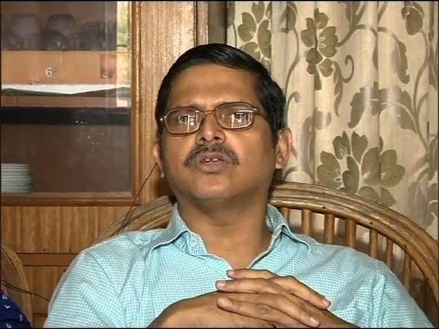संजीव भट्ट की बर्खास्तगी ‘बहादुरी पुरस्कार’ के समान: अमिताभ ठाकुर Amitabh Thakur defends suspended Guj IPS officer