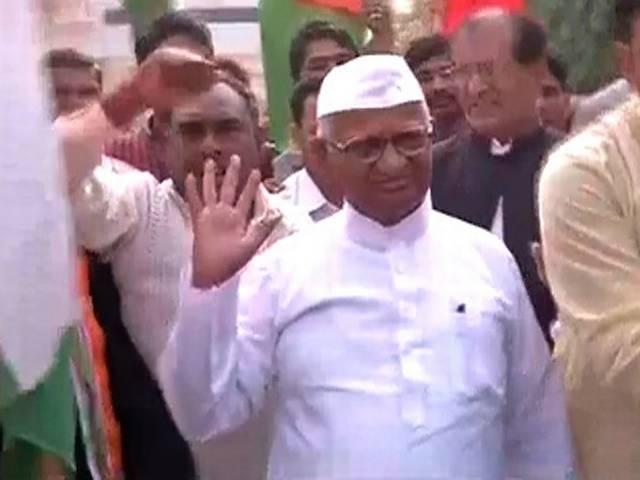 अन्ना हजारे को जेड प्लस सुरक्षा, 60 कमांडो होंगे तैनात Anna Hazare given Z-plus security after threat letter