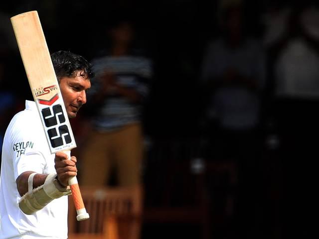 INDvsSL: अंतिम पारी में 18 रन बनाकर आउट हुए संगाकारा, जीत से 8 कदम दूर टीम इंडिया India seize the day after Mathews ton