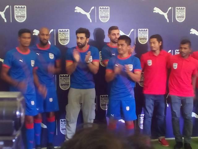 शाहरुख हैं बेहतर लेकिन मैं हूं बेस्ट: रणबीर कपूर I am the best: Ranbir Kapoor