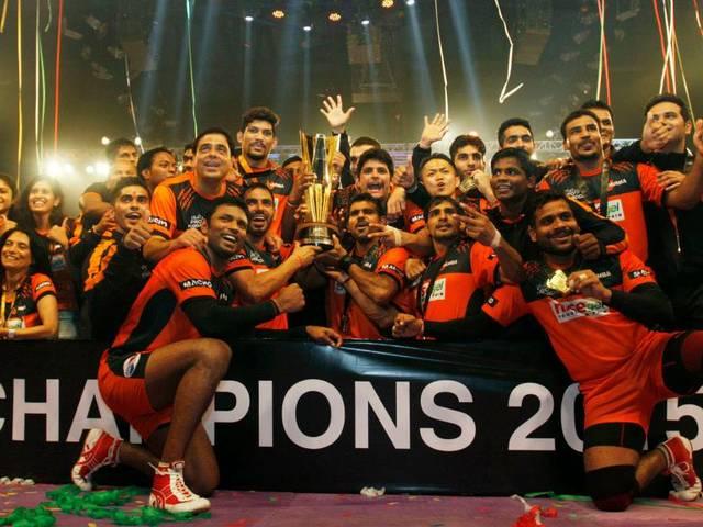 बेंगलुरू बुल्स को हराकर यू मुंबा बनीं प्रो कबड्डी चैंपियन U Mumba edge out Bengaluru Bulls to lift Pro Kabaddi title