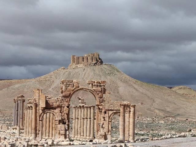 आईएस ने सीरिया में प्राचीन मंदिर को बम से उड़ाया Activists: Islamic State destroys temple at Syria’s Palmyra