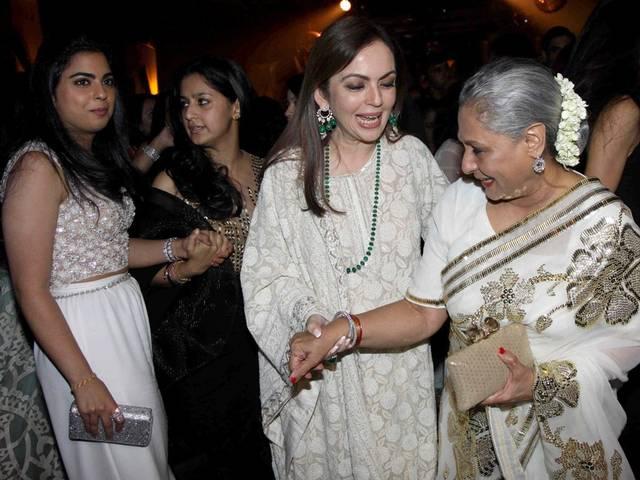 लैक्मे फैशन वीक: ओपनिंग डे में दिखा ग्रैंड शो lakme fashion week opening day