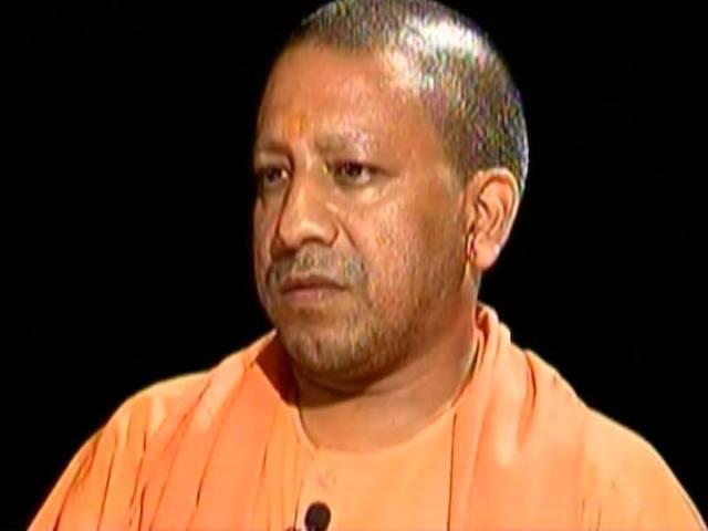 जनसंख्या के धर्म आधारित आंकड़ों पर आदित्यनाथ ने शुरू की राजनीति Yogi Adityanath appeals modi government on population of muslim
