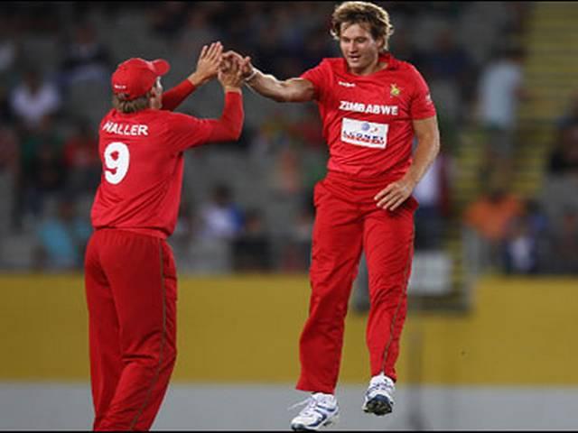 जिम्बाब्वे के मैलकम वालेर को आईसीसी की हरी झंडी icc_zimbabwe_malcolm waller_bowling_green signal