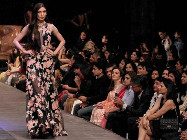 लैक्मे फैशन वीक में दिखी रणबीर कपूर-मनीष मल्होत्रा की जुगलबंदी Lakme Faishon week
