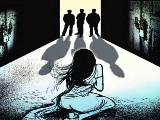 हिमाचल: छोटी बहन के सामने 15 साल की लड़की से गैंग रेप GANG RAPE