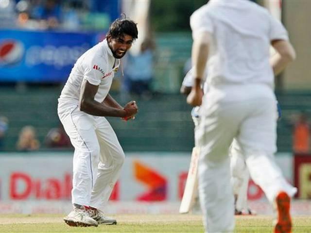 INDvsSL: भारत को 132 रन की बढ़त, गेंदबाजों ने श्रीलंका को दिलाई वापसी india vs srilanka third test 3rd day