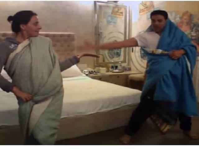 बहन अलका के साथ अक्षय कुमार का 'रावण' अंदाज Akshay Kumar’s Raksha Bandhan video with his sister Alka
