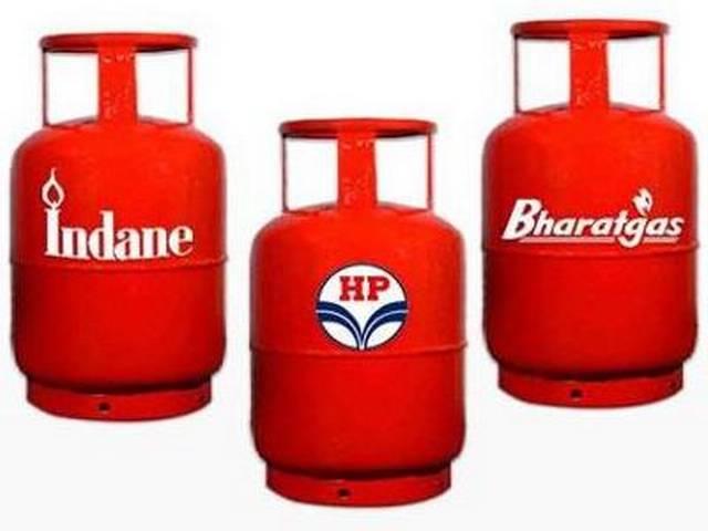 पेट्रोल, डीजल के बाद अब बिना सब्सिडी वाला LPG सिलेंडर हुआ सस्ता LPG Rates Cut By Rs 25.5 Per Cylinder