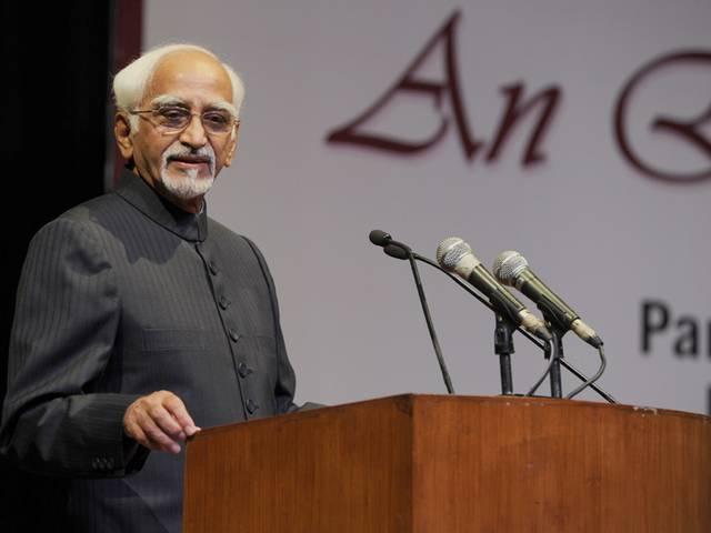 अंसारी अपने बयान पर मांफी मांगे या इस्तीफा दें: वीएचपी Ansari for affirmative action on issues confronting Muslims