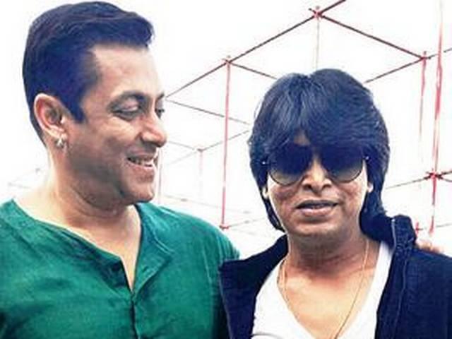 इस ‘शाहरुख’ से मिमिक्री कराके सलमान हैं खुश Salman khan met shahrukh khan’s duplicate
