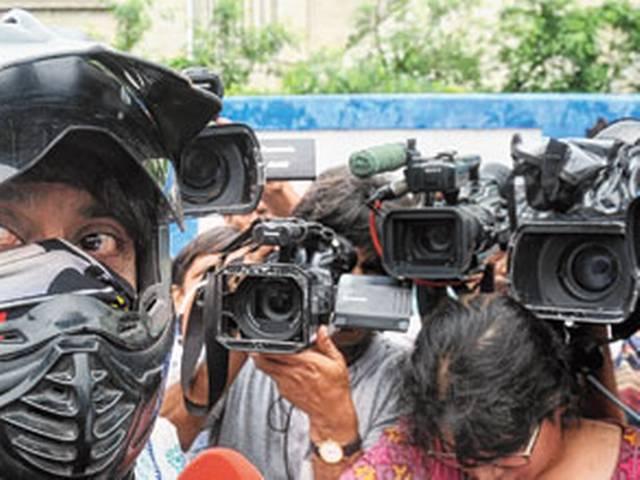 पीटर मुखर्जी ने बुक की थी शीना मर्डर केस में इस्तेमाल कार The car in which Indrani Mukerjea allegedly ferried Sheena Bora’s body was hired by Peter Mukerjea- The Telegraph
