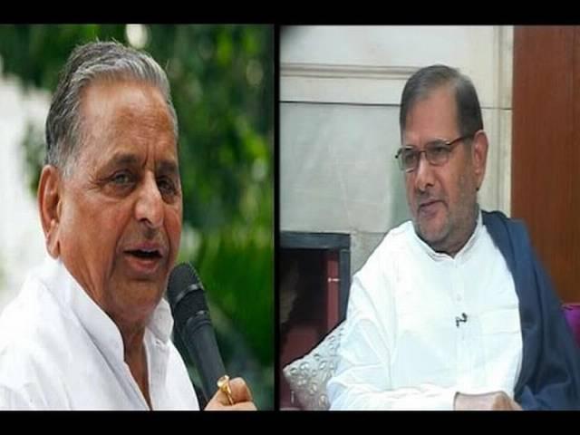 मुलायम बीजेपी के हाथों नहीं खेल रहे, मुलाकात का अर्थ मत निकालिए: शरद यादव SHARAD YADAV WANTS TO TALK MULAYAM SINGH YADAV