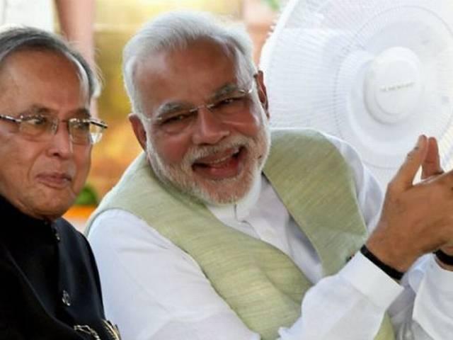 दिल्ली के स्कूल में भारत का राजनीतिक इतिहास पढ़ा रहे हैं राष्ट्रपति President taking class in Delhi
