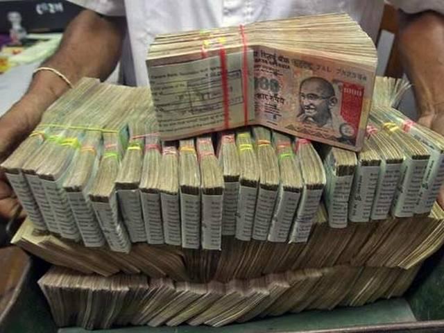 ब्लैकमनी अकाउंट्स की जानकारी देगा स्विस बैंक, नए सिस्टम पर तेजी से कर रहा काम Swiss has announced to share information of tax evaders on the basis of leaked data from banks