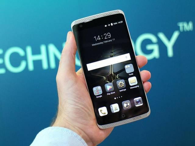 IFA2015: हाईटेक कैमरा और फिंगर प्रिंट सेंसर के साथ लांच हुआ ZTE Axon Elite IFA2015: ZTE Axon Elite With Fingerprint Sensor Launched.