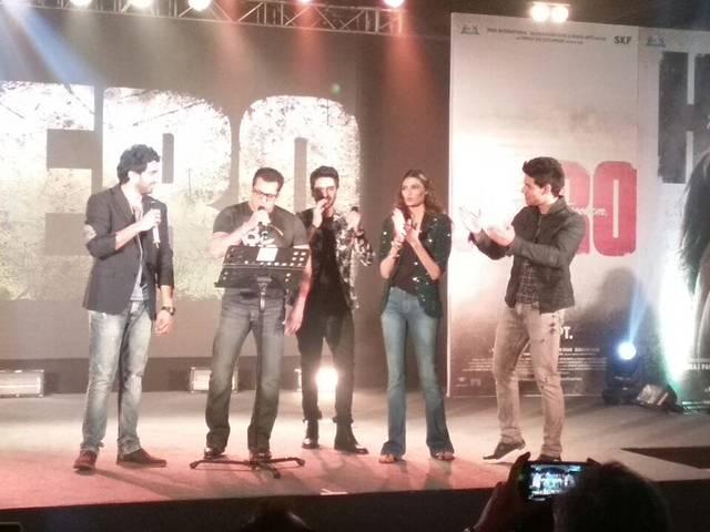 ...और जब पब्लिकली 'एक्सोपज' हो गए 'हीरो' सलमान खान … And when Salman Khan exposed in musical night