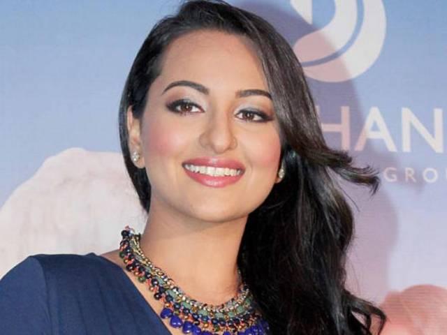 जानें बिकनी पहनने को लेकर क्या कहना है अभिनेत्री सोनाक्षी सिन्हा का sonakshi sinha rufuses bikni