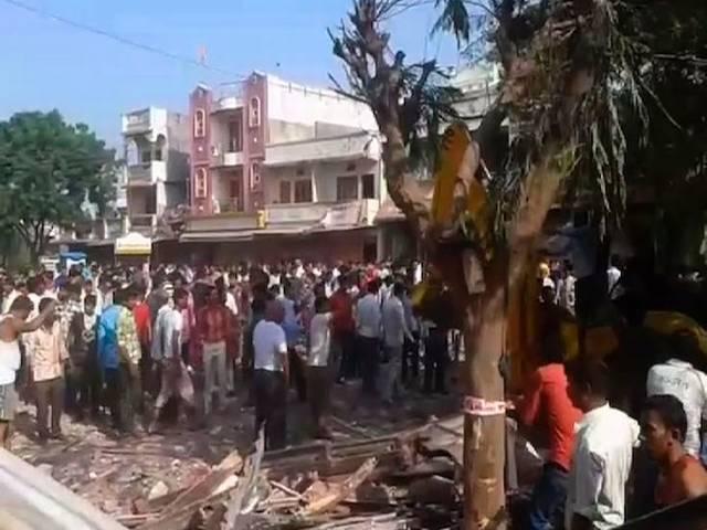 मध्य प्रदेश : झाबुआ में सिलेंडर फटा, 82 की मौत 20 dead in cylinder blast in MP’s Jhabua