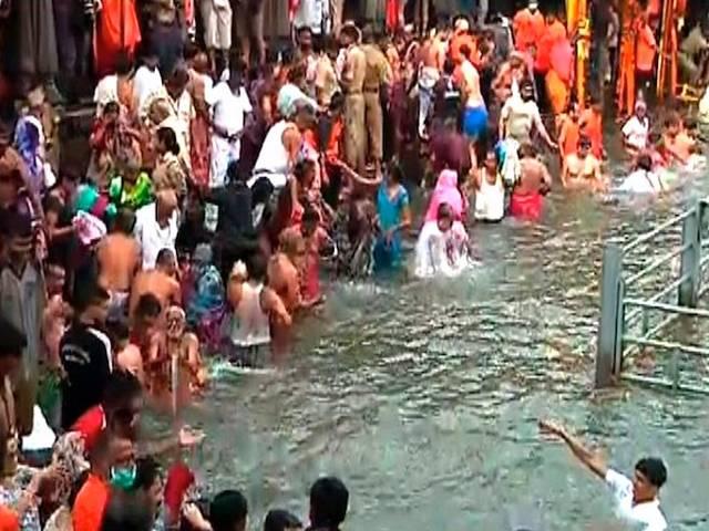 नासिक कुंभ मेले में आज गोदावरी के तट पर दूसरा शाही स्नान nashik_kumbh_shahi_snan