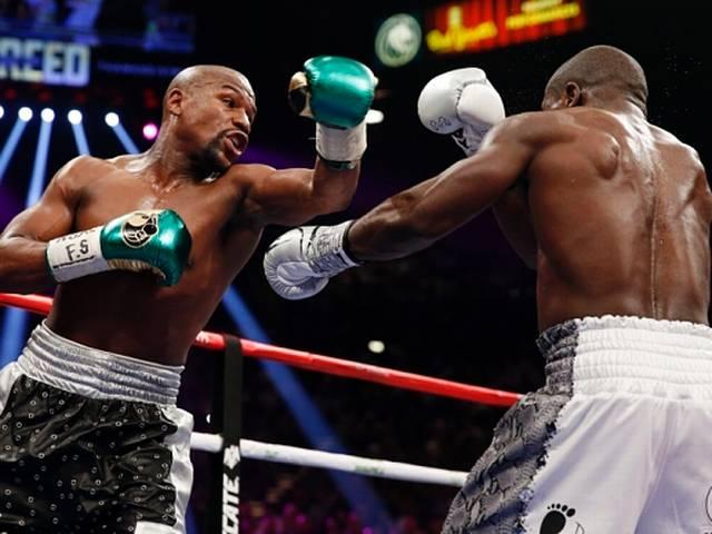 रिकॉर्ड की बराबरी कर मेवेदर ने लिया संन्यास Floyd Mayweather retires from boxing