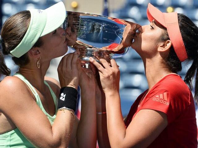 सानिया की जीत पर बालीवुड की बधाई twitter react on sania win
