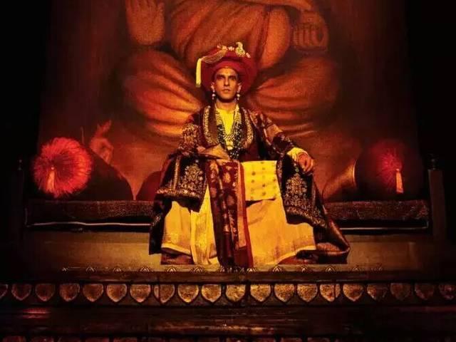 ‘बाजीराव’ ने ‘मस्तानी’ के सामने पीटा इश्क का ढोल Ranveer, Deepika launch first song of ‘Bajirao Mastani’