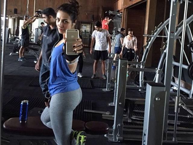 इन हीराइनों को देखकर आपका भी मन करेगा जिम जाने का These Celeb Workout Videos Will Make You Hit the Gym