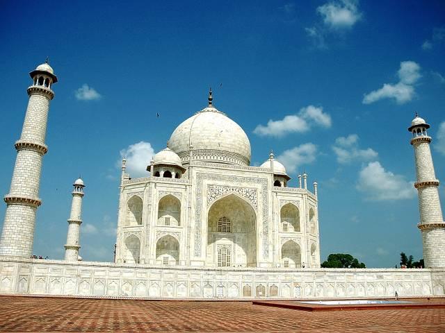 आह ! ताज ...अब दीदार के लिए देना होगा दोगुना, टिकट महंगा Entry to Taj Mahal becomes 200% costlier