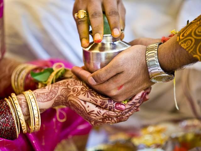 ...जब लड़की का पति निकला उसका 'भाई' girl unknowingly marries cousin brother